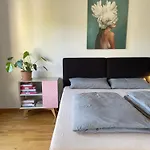 Checkpoint Charlie Apartment